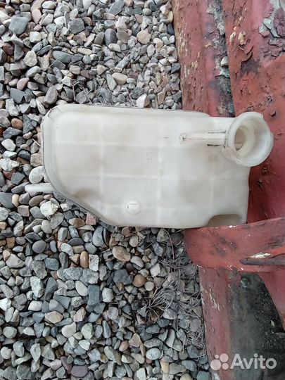 Расширительный бачок Mitsubishi Delica