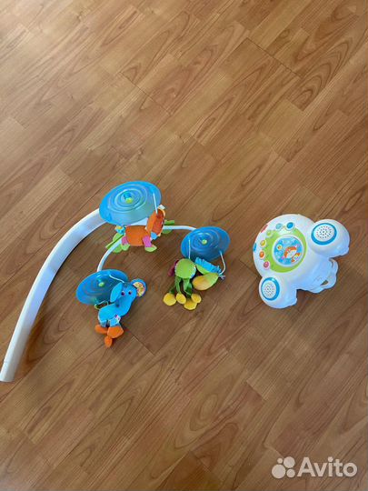 Мобиль на кроватку Тини love