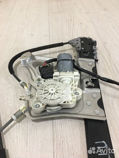 Стеклоподъемник передний правый Mercedes Benz