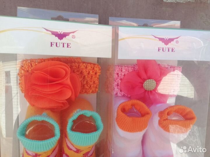 Носки и повязка на голову