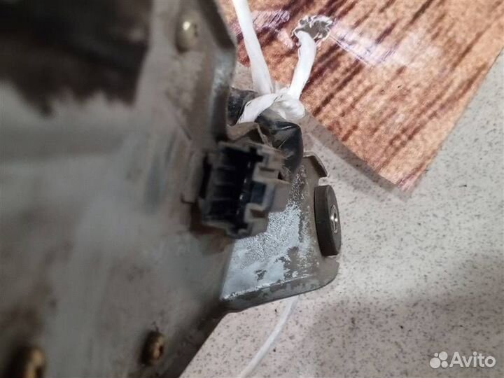 Моторчик стеклоочистителя задний Mitsubishi Pajer