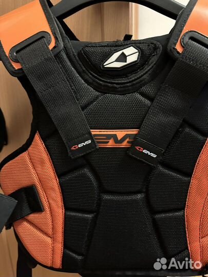 Защитный жилет EVS race sv1r