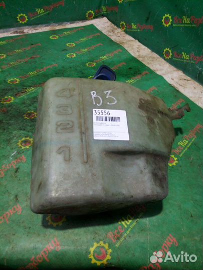 Бачок омывателя Volkswagen B3 седан 1.8 AAM 1990