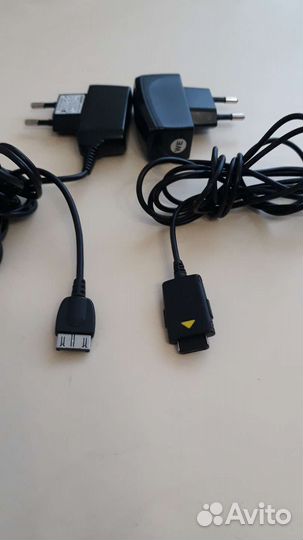 Зарядное устройство для сотового телефона