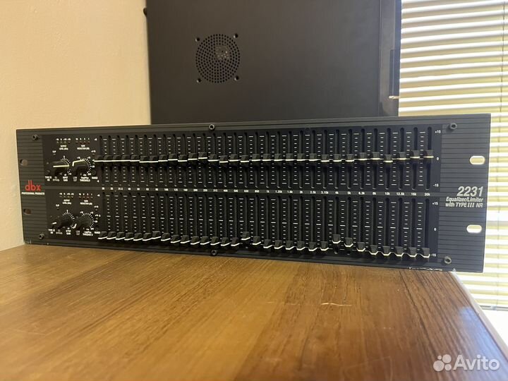 Эквалайзер DBX 2231