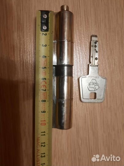 Личинка для дверей Франция