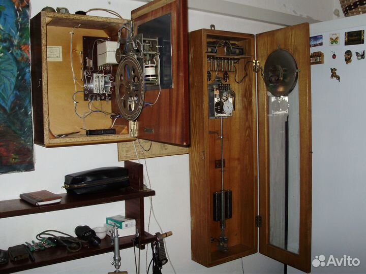 Часы эпчм первичные,1967 г. и вторичные-сигнальные