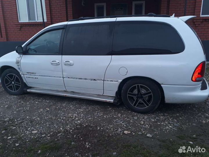 Dodge grand caravan стекла