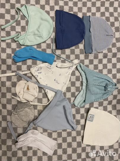 Шапочки, варежки, носочки для новорожденного