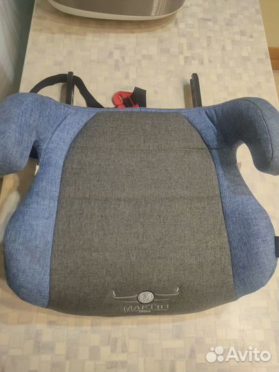 Автомобильный бустер с Isofix