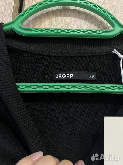 Новый черный свитшот cropp