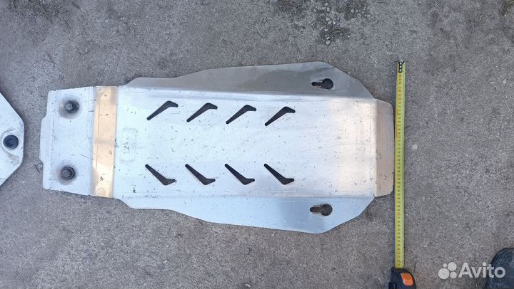 Защита двигателя и коробки Инфинити