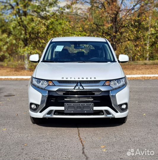 Mitsubishi Outlander 2.0 CVT, 2022, 20 км