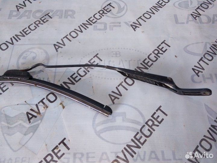 Поводок дворника передний Chevrolet Niva