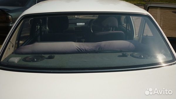 Лобовое стекло на Daihatsu Charade 2002-2007