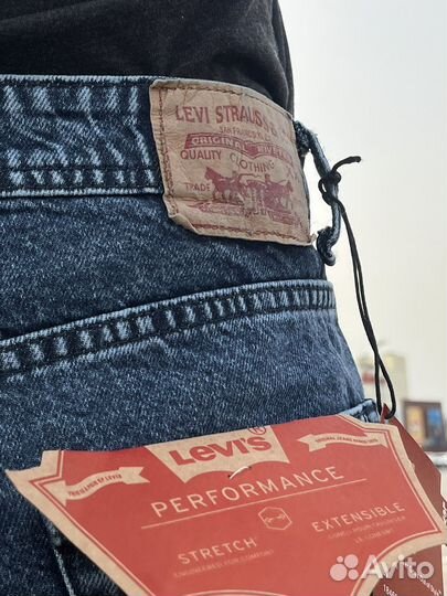 Джинсы бананы levis