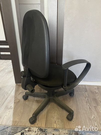 Компьютерное кресло