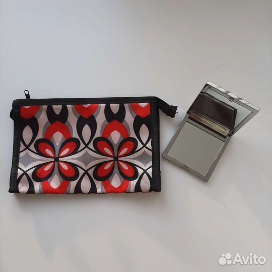 Косметичка и зеркальце