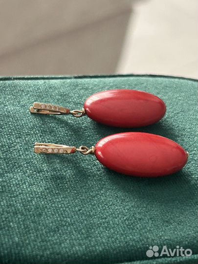 Золотые серьги с натуральными камнями