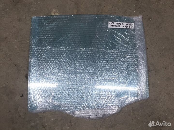 Заднее левое стекло Mercedes W210 оригинал