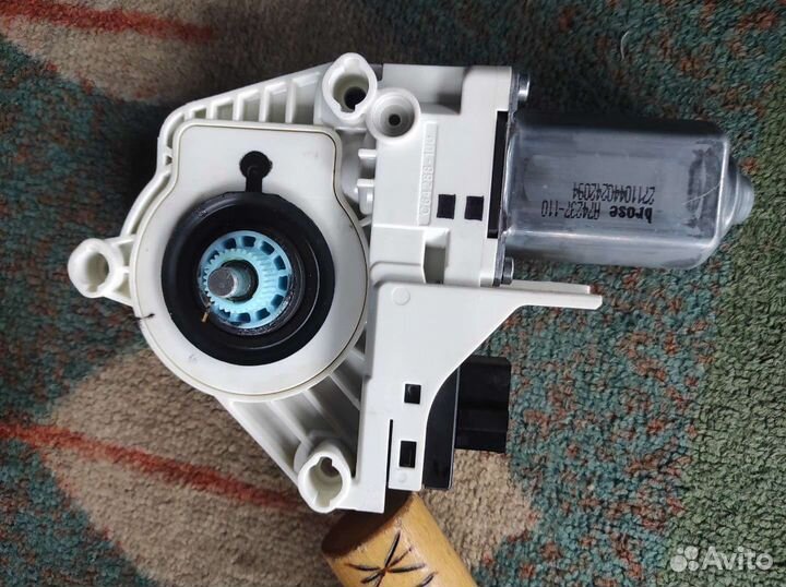 Мотор стеклоподьемника 2076264 Scania