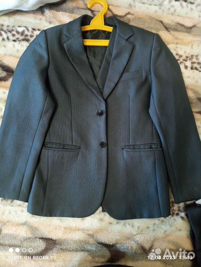 Костюм тройка