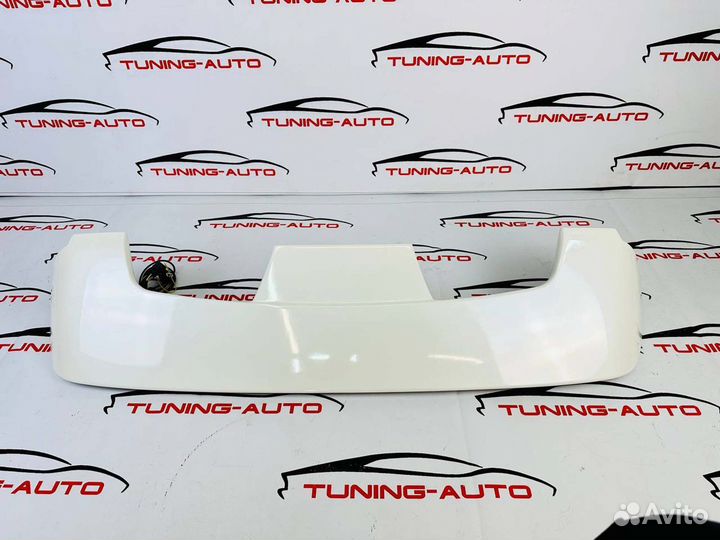 Спойлер на верх Toyota Land Cruiser 200 LED F7678