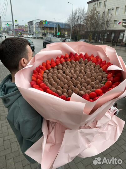 Клубника в шоколаде букеты