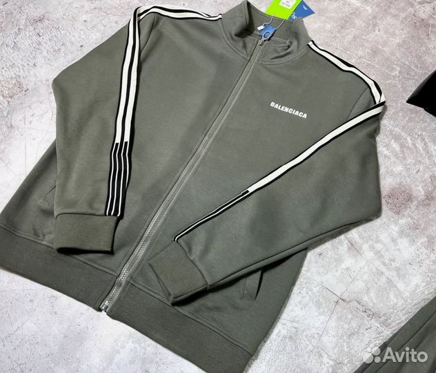 Спортивные костюмы Balenciaga