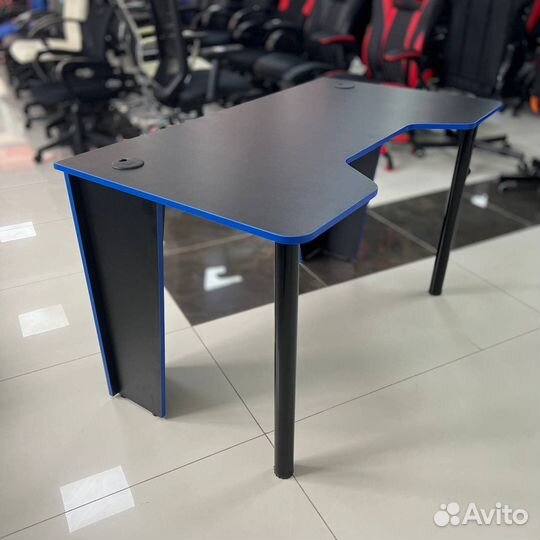 Компьютерный игровой стол Геймер (цвета)