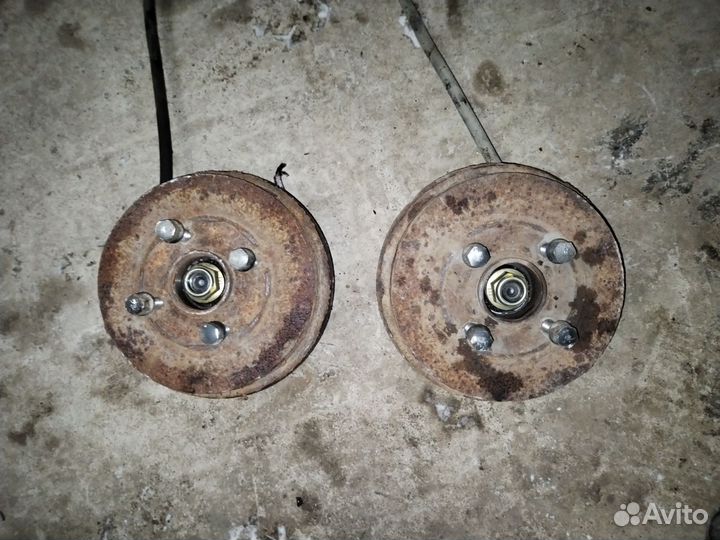 Задний кулак в сборе Рено Логан 1