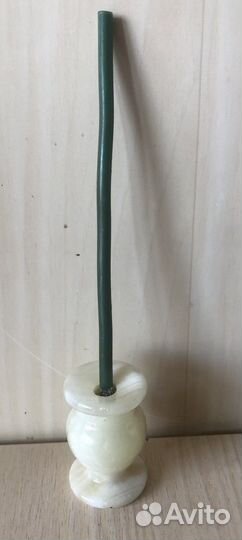 Подсвечник из камня для тонкой свечи