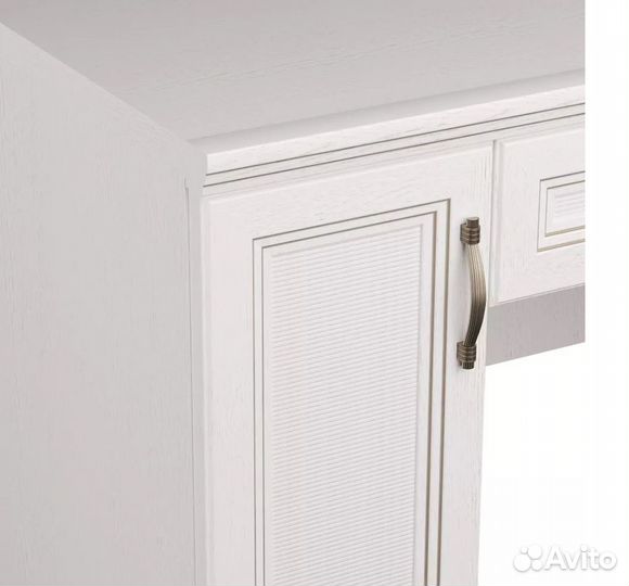 Туалетный столик с зеркалом фирмы Lazurit