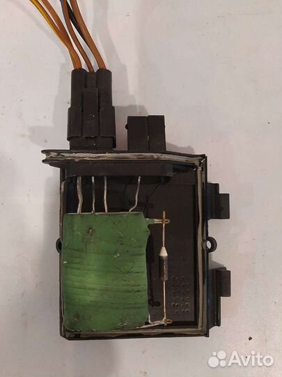 Резистор печки Ауди 80 Б4 Audi 80 B4