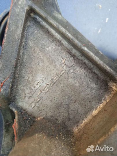 Вакуумный насос от Ауди 100 С4 2,5дизель