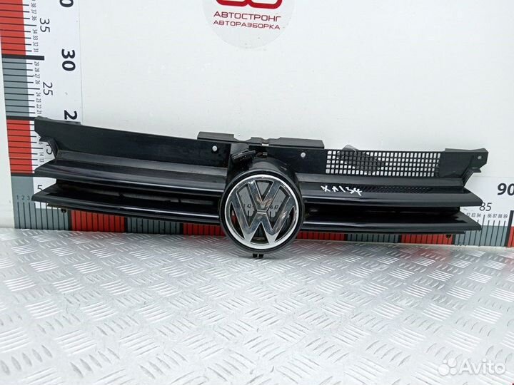 Решетка радиатора для Volkswagen Golf 4 1J0853653C