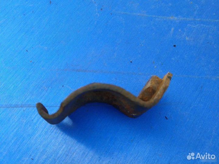 Скоба стабилизатора Volkswagen Passat B3 1992