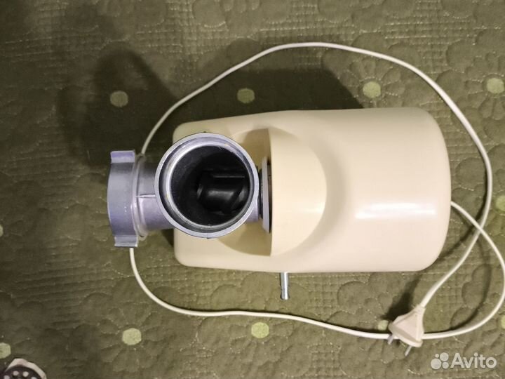 Мясорубка Помощница Белвар 2004г