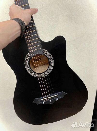 Акустическая гитара