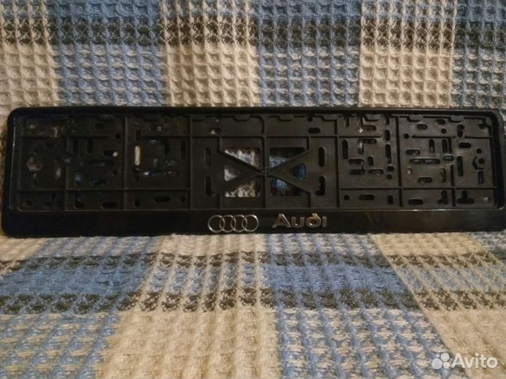 Декоративный колпак Рено,рамка номера Audi
