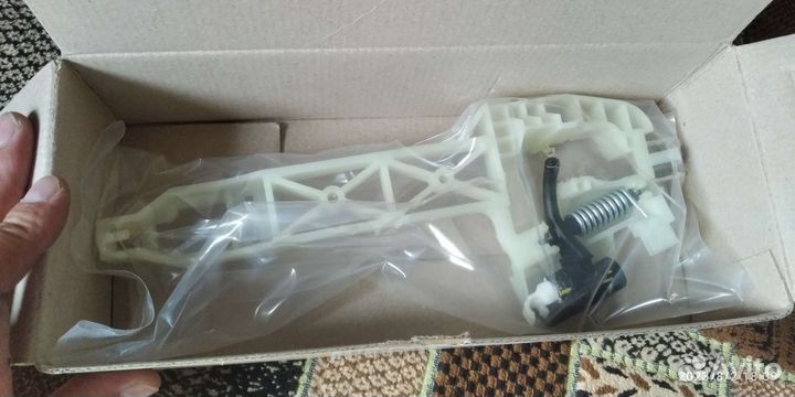 Основание ручки задней левой двери Solaris 2