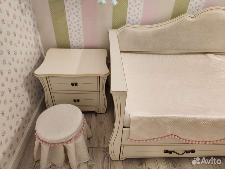 Комплект мебели и текстиль
