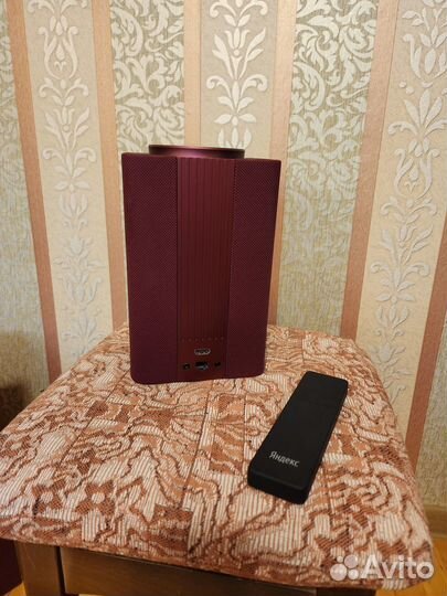 Умная колонка Яндекс Станция Макс с Алисой красная