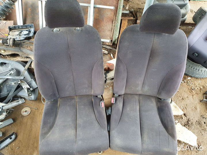 Комплект сидений Nissan Tiida C11