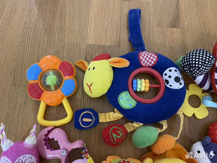 Игрушки пакетом для малыша