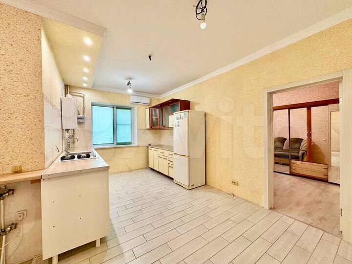 3-к. квартира, 72 м², 1/4 эт.