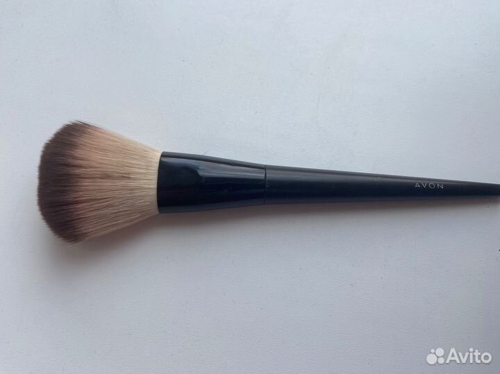 Кисть макияжная для пудры и румян