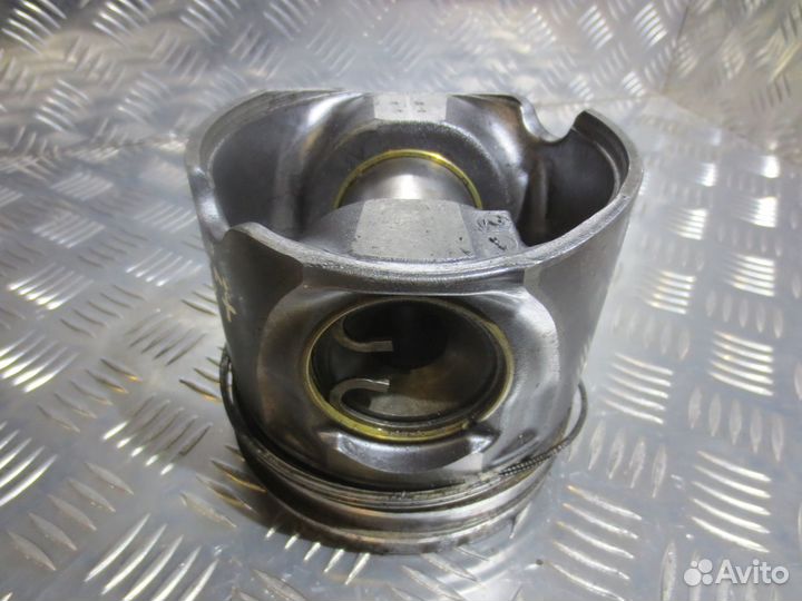 Поршень Mahle/knecht 130L118