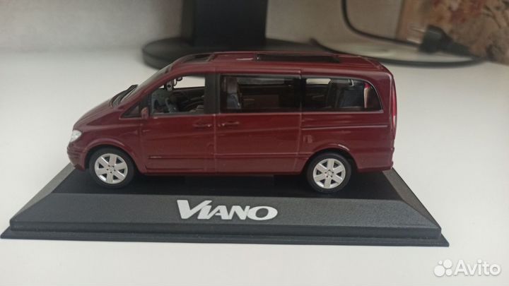 Модель Mercedes-Benz Viano minichamps