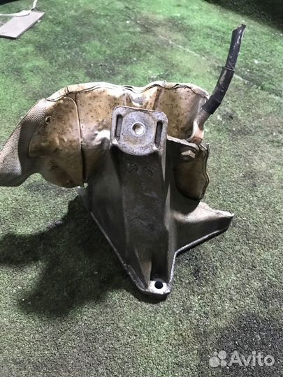 Лапа двигателя Volkswagen Passat B5 ATW 1.8